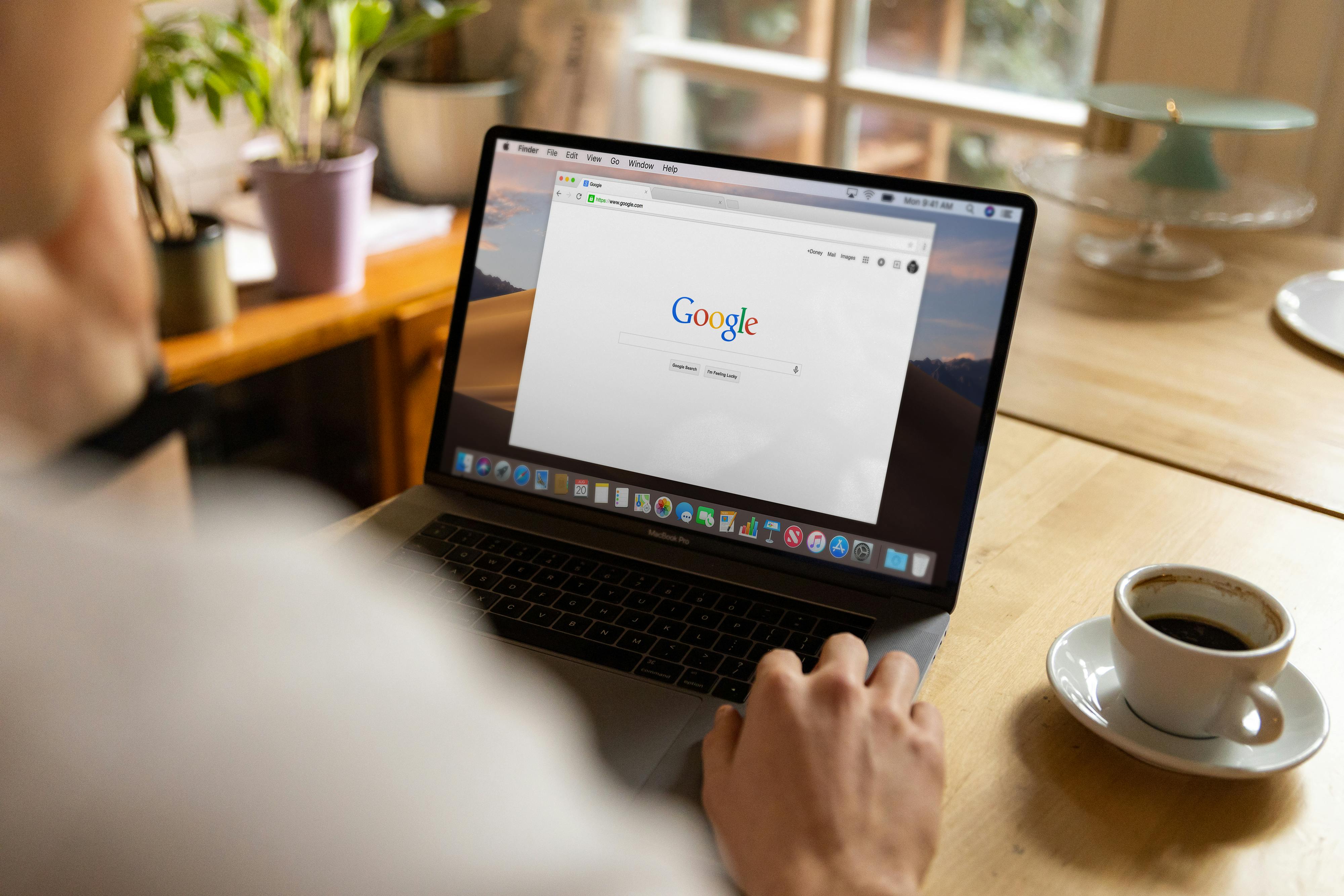 Alphabet: лидер в сфере поиска, рекламы и облачных вычислений