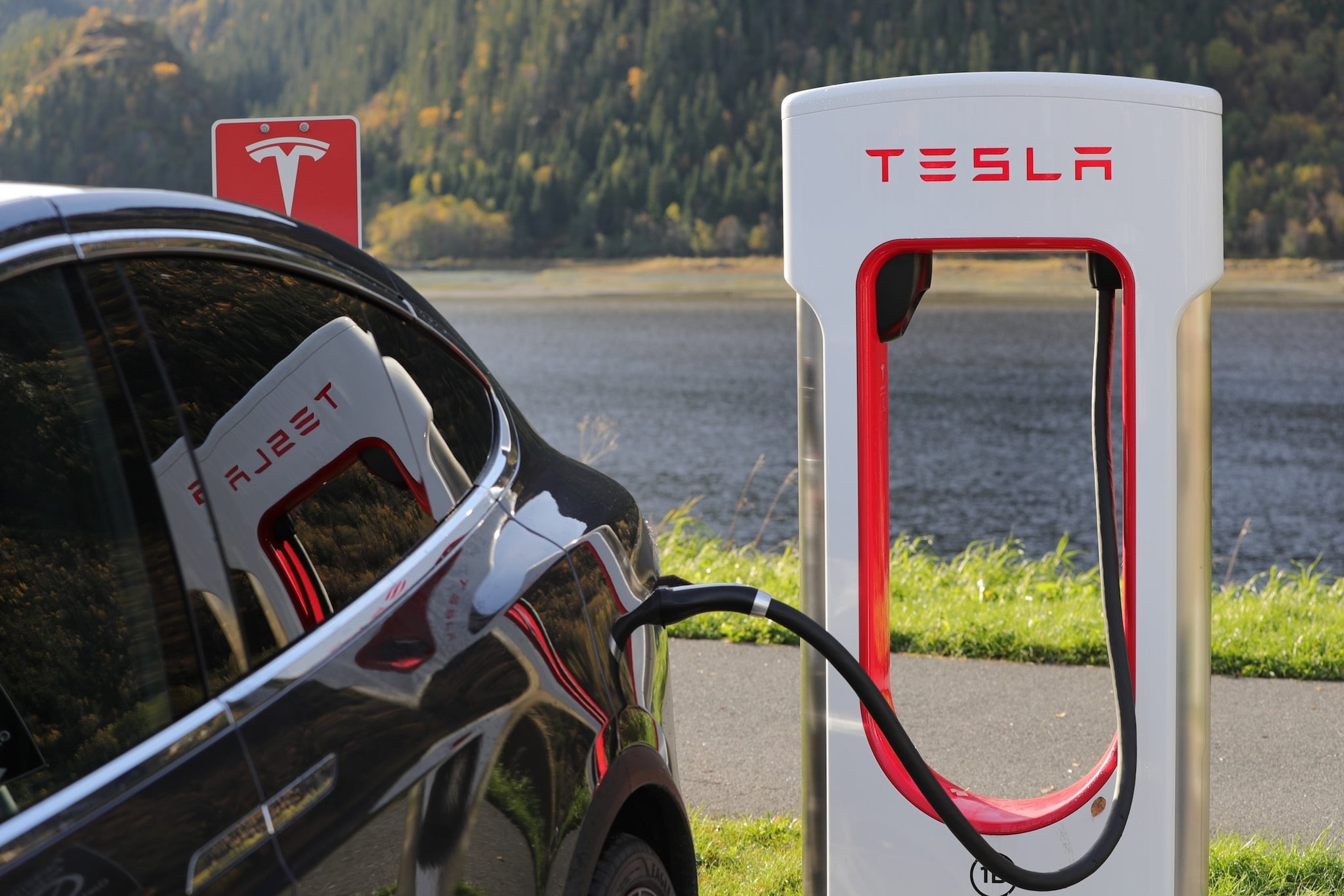 Tesla: a bet on Robotaxi, FSD, and the energy business